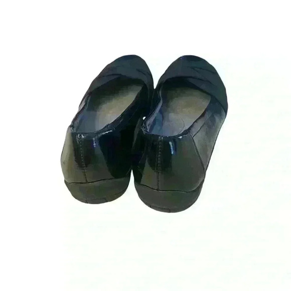 Lifestride Soft System Black Patent Leather Flats Sz 6 EU 36 Daisie EUC - Picture 4 of 9